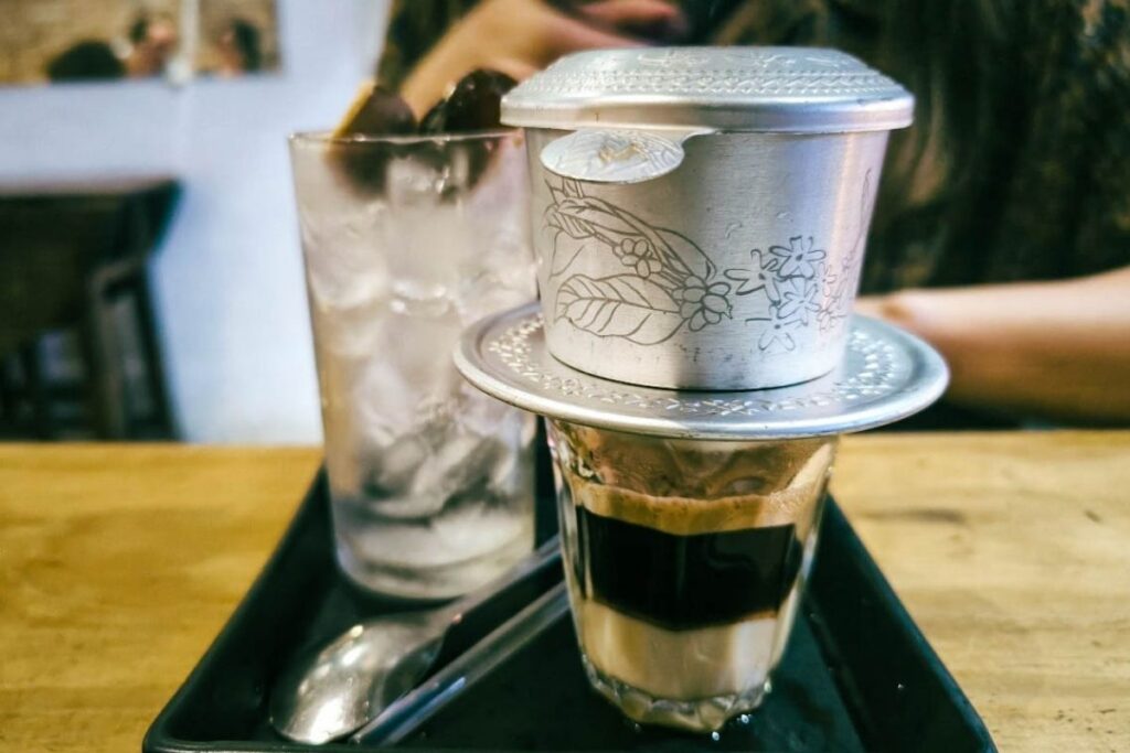 cafe sua da (Vietnamese iced coffee)